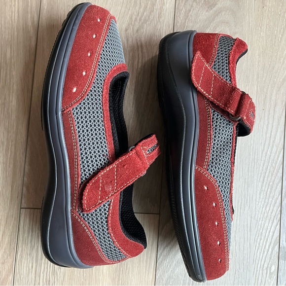EUC Othofeet Chattanooga Mary Jane - Grey with Red suede 8B - Picture 5 of 9